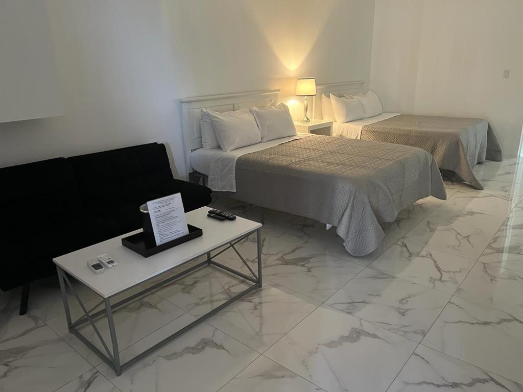 The Sunset Stay Apartments Nassau Esterno foto